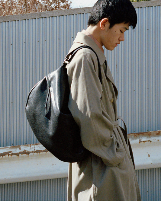 ARC CROSSBODY BAG (SOFT BLACK)