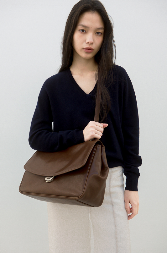 BLEP SHOULDER BAG (ORGAN BROWN)