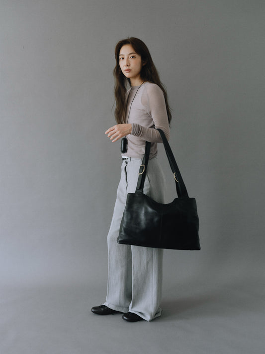 BRISE GRAND BAG (SOFT BLACK)