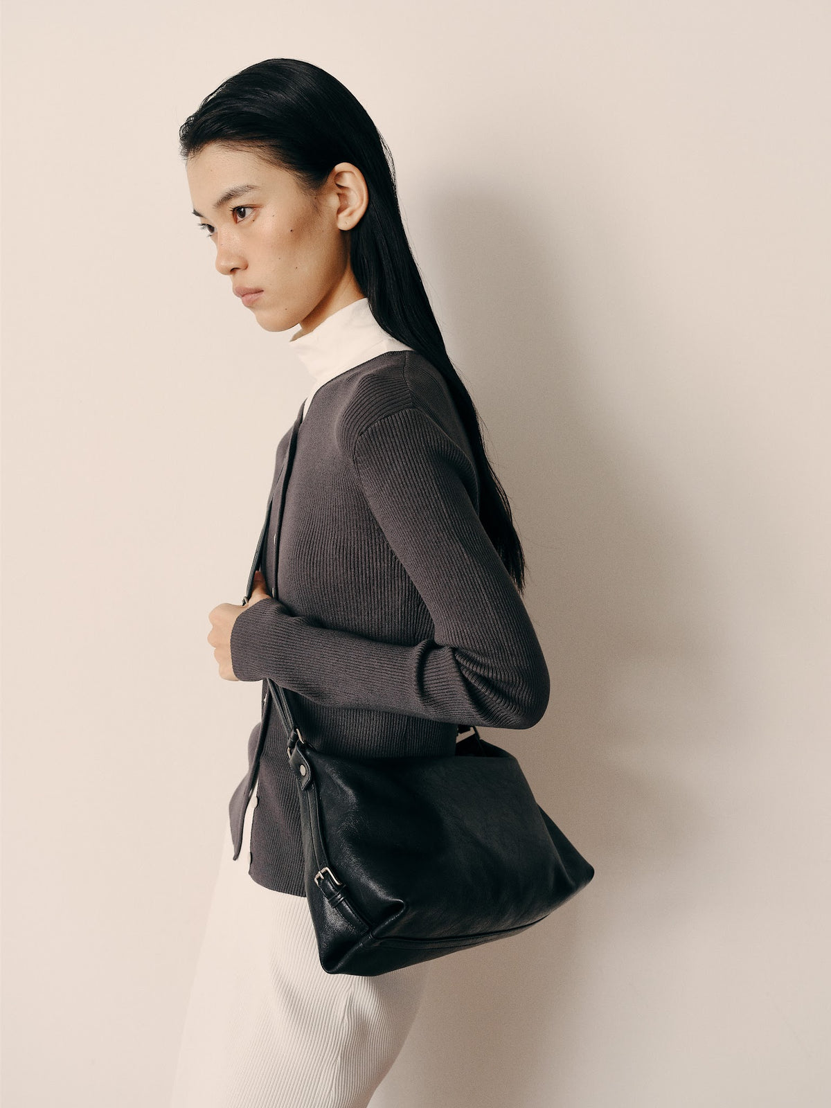 DOUBLE STRAP SHOULDER BAG (SOFT BLACK) - Atelier de LUMEN