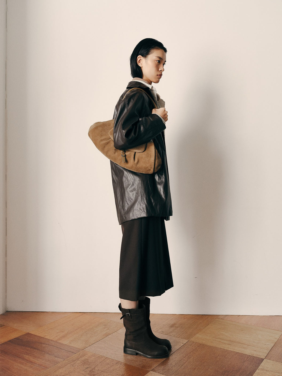 VERE FLAP BAG (SUEDE CAMEL) - Atelier de LUMEN