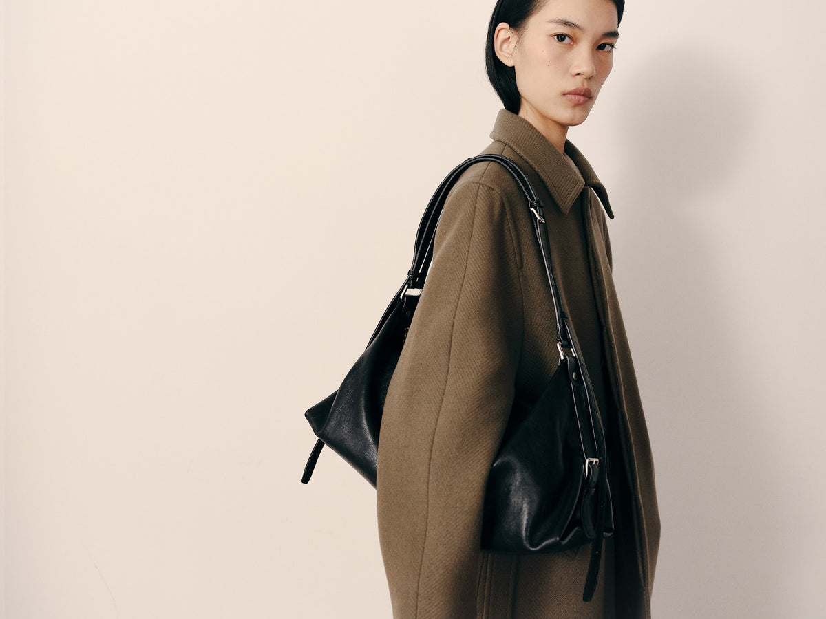DOUBLE STRAP BAG (SOFT BLACK) - Atelier de LUMEN