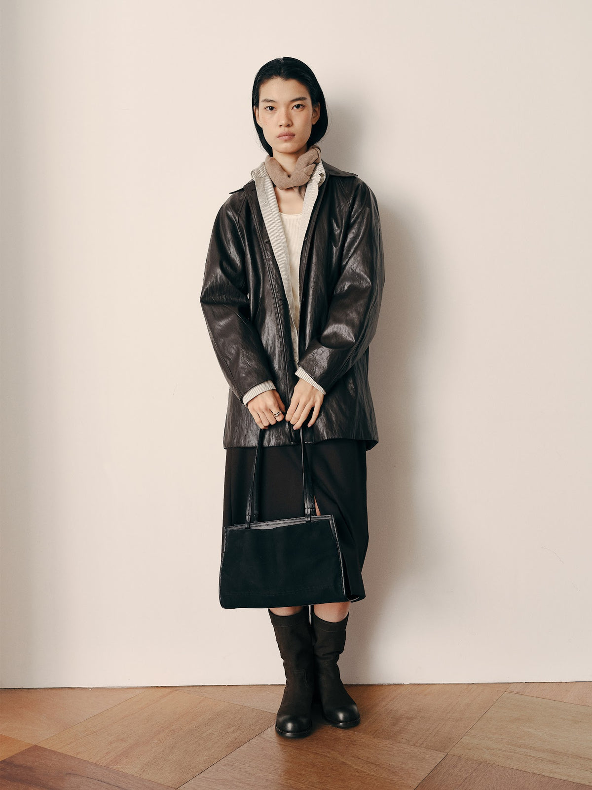 KARRY SHOULDER BAG (NUBUCK BLACK) - Atelier de LUMEN
