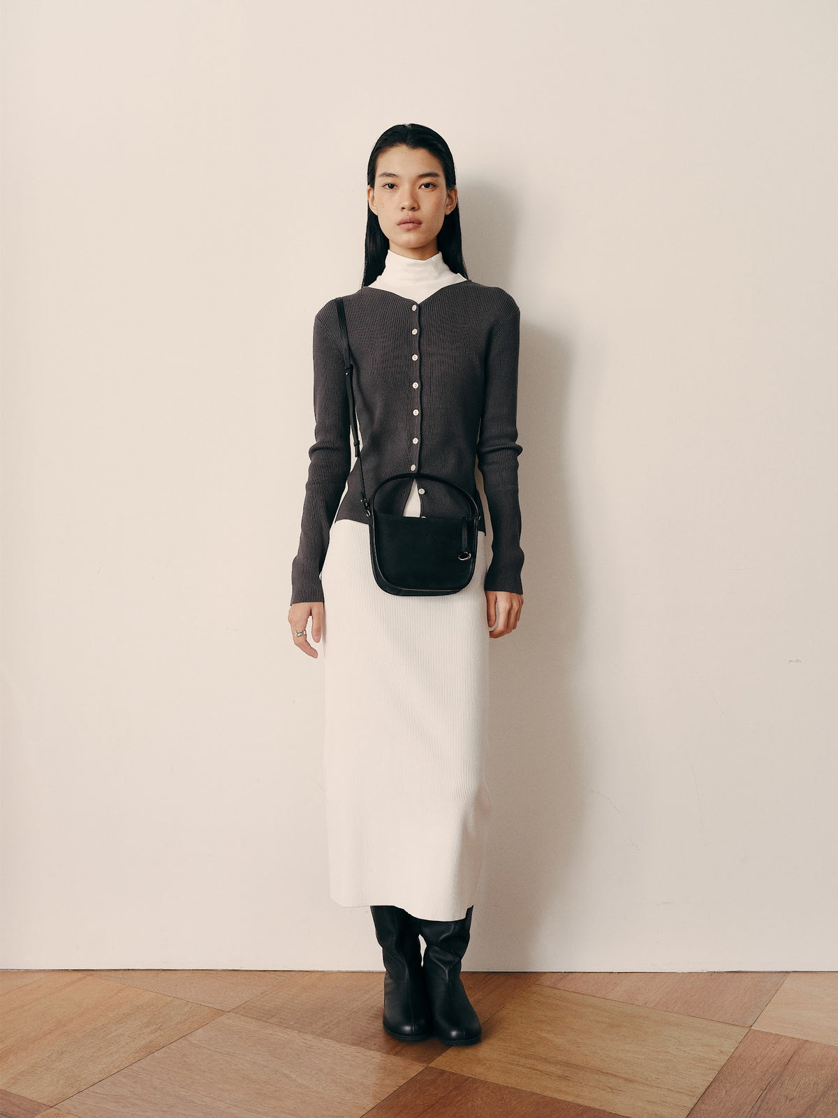 CUBE MINI BAG (NUBUCK BLACK) - Atelier de LUMEN