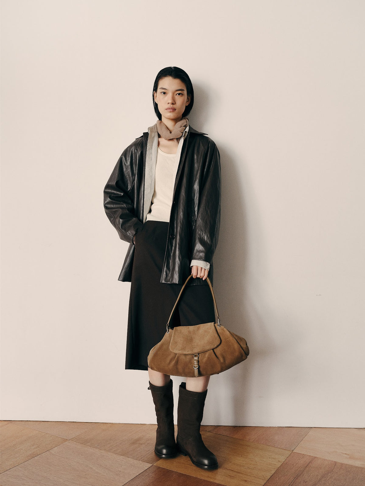 VERE FLAP BAG (SUEDE CAMEL) - Atelier de LUMEN