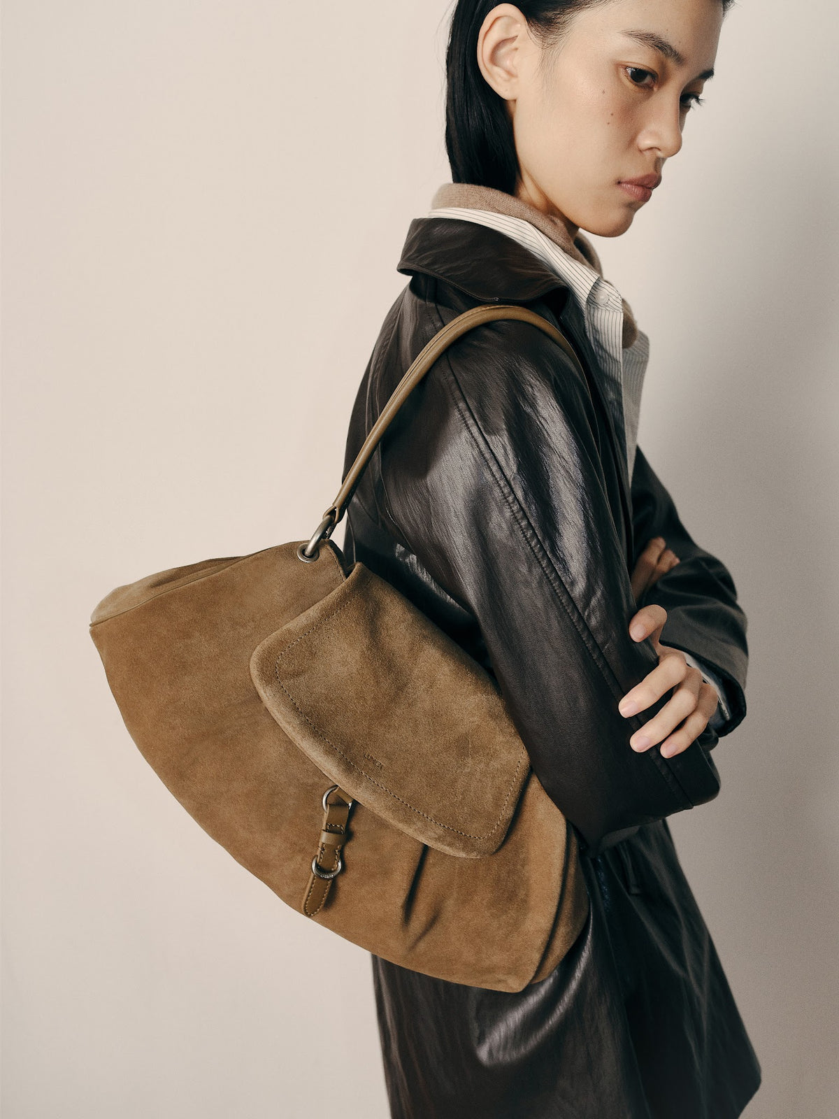 VERE FLAP BAG (SUEDE CAMEL) - Atelier de LUMEN