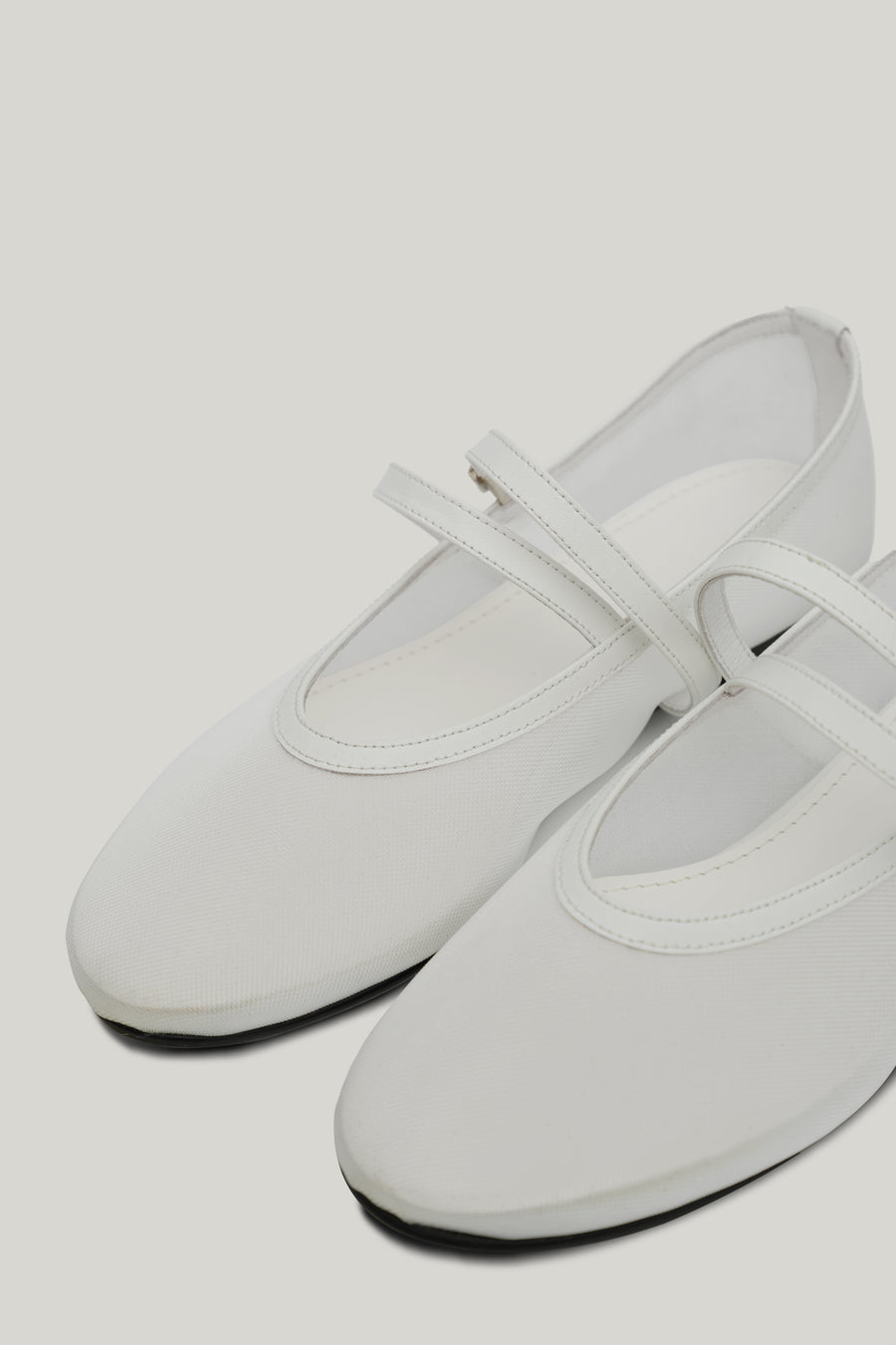 double-strap-mesh-flat-mesh-white-description-1