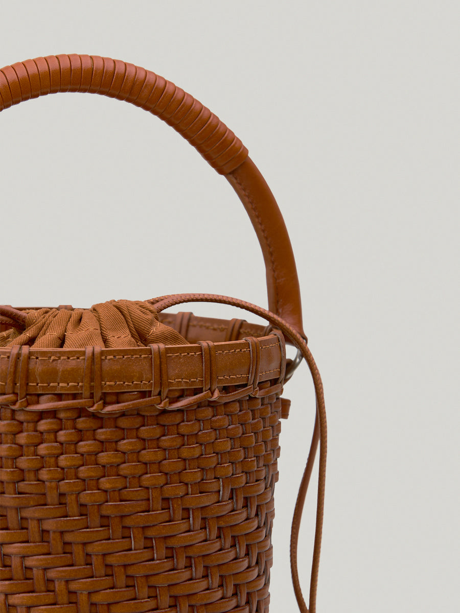 twig-basket-tote-bag-dried-tan-description-1