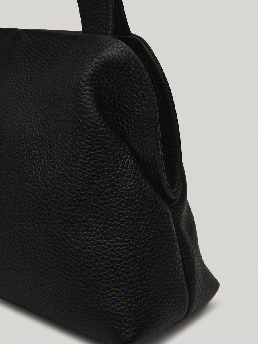pave-petit-bag-soft-black-description-1