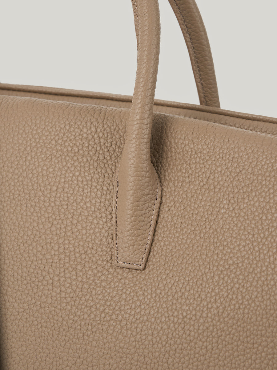 lumen-ihnn-boston-xl-bag-sandy-taupe-description-1
