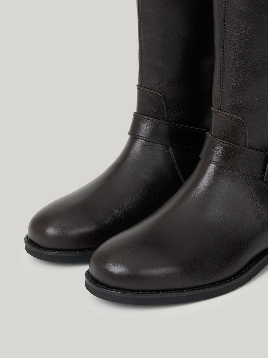 noir-buckle-strap-leather-boots-organ-brown-description-1
