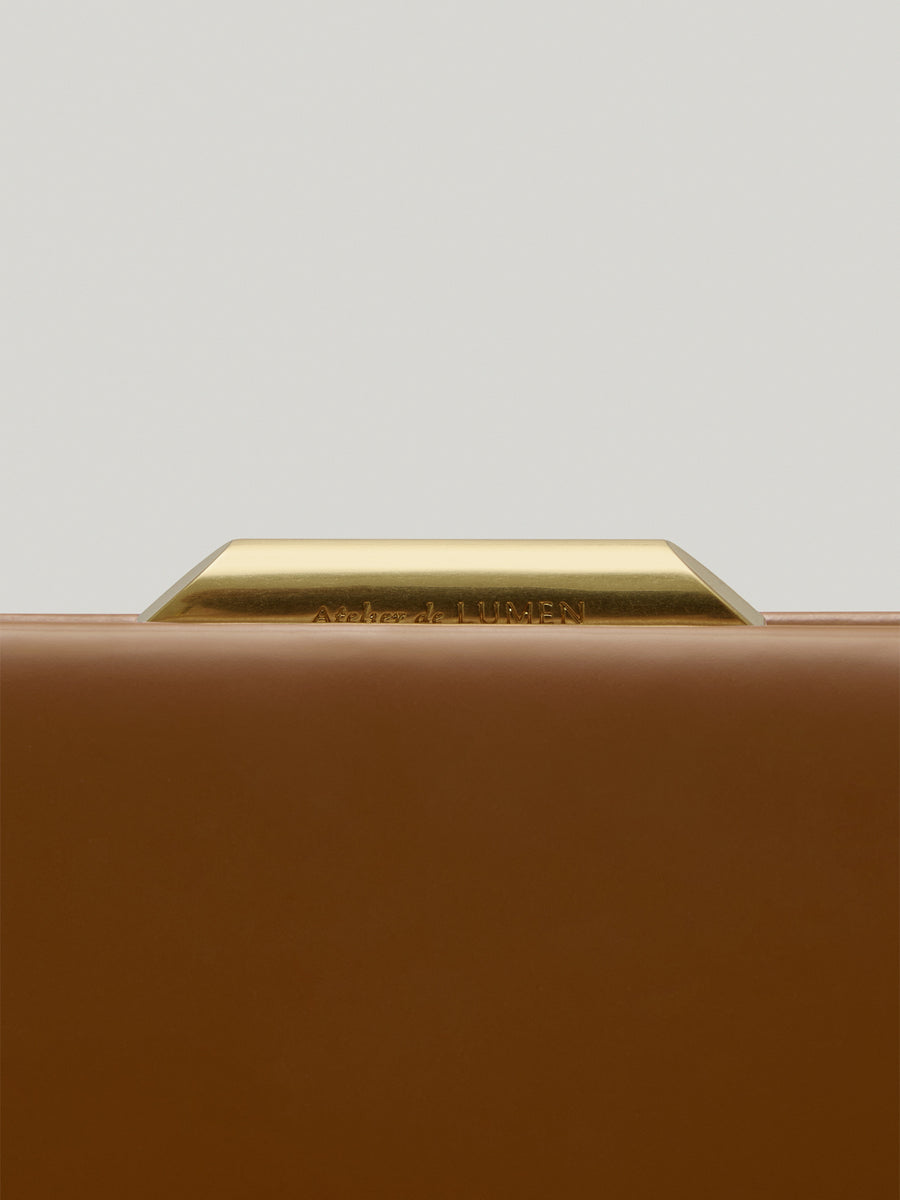 lune-forme-bag-cognac-brown-description-1