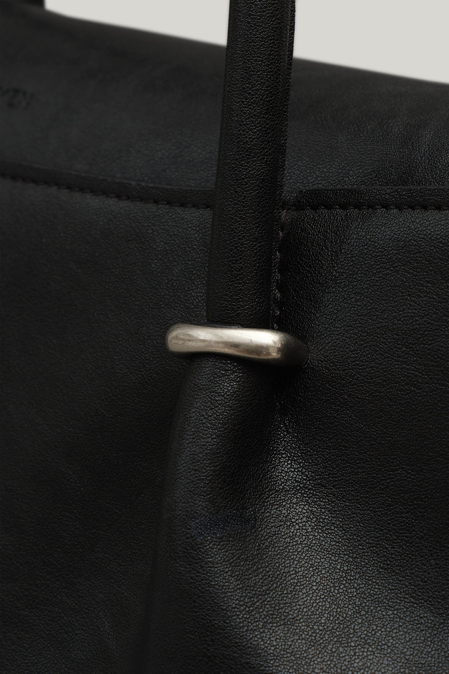 anneau-flap-bag-soft-black-description-1