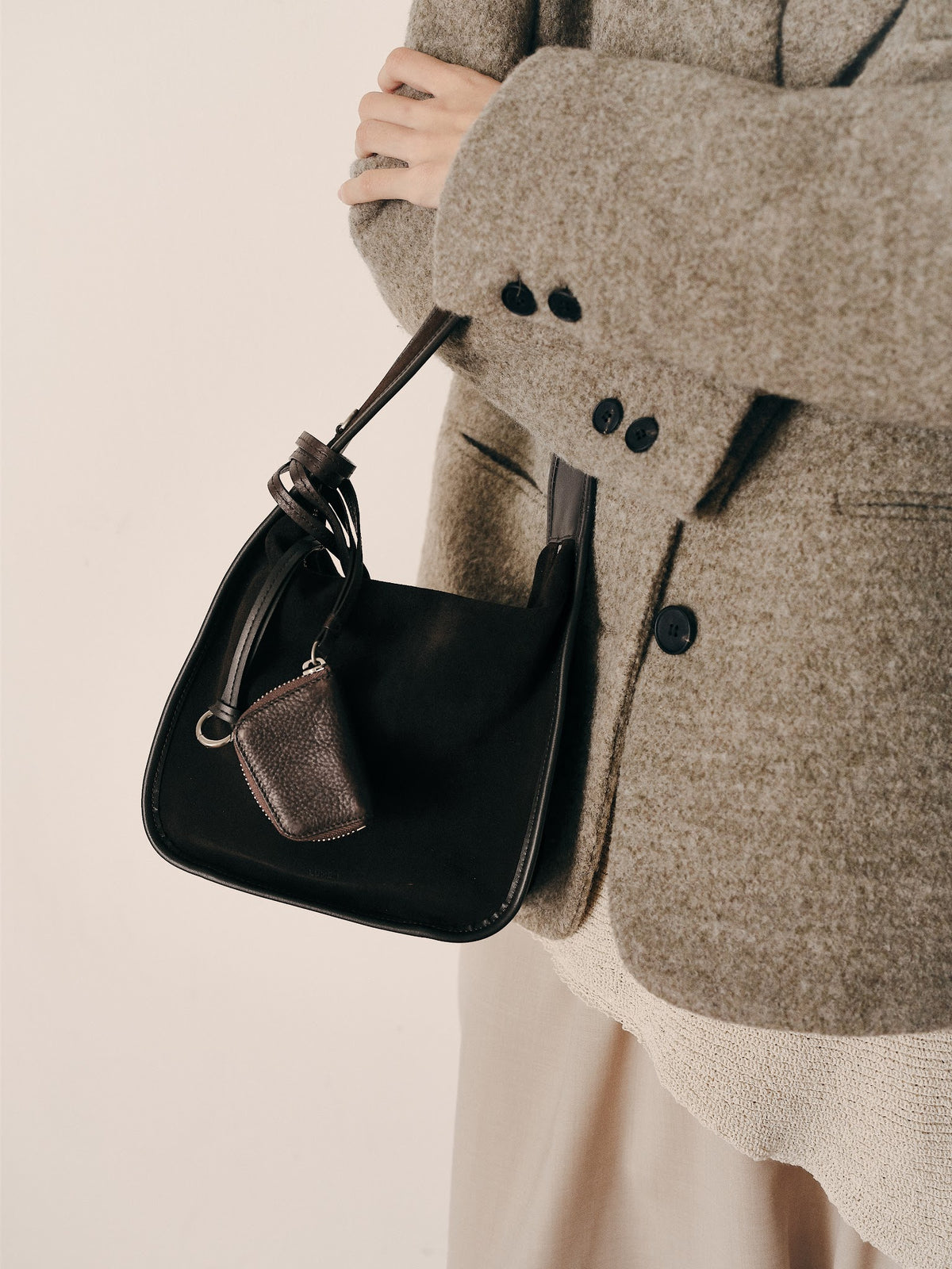 CUBE HOBO BAG (SUEDE BROWN) - Atelier de LUMEN