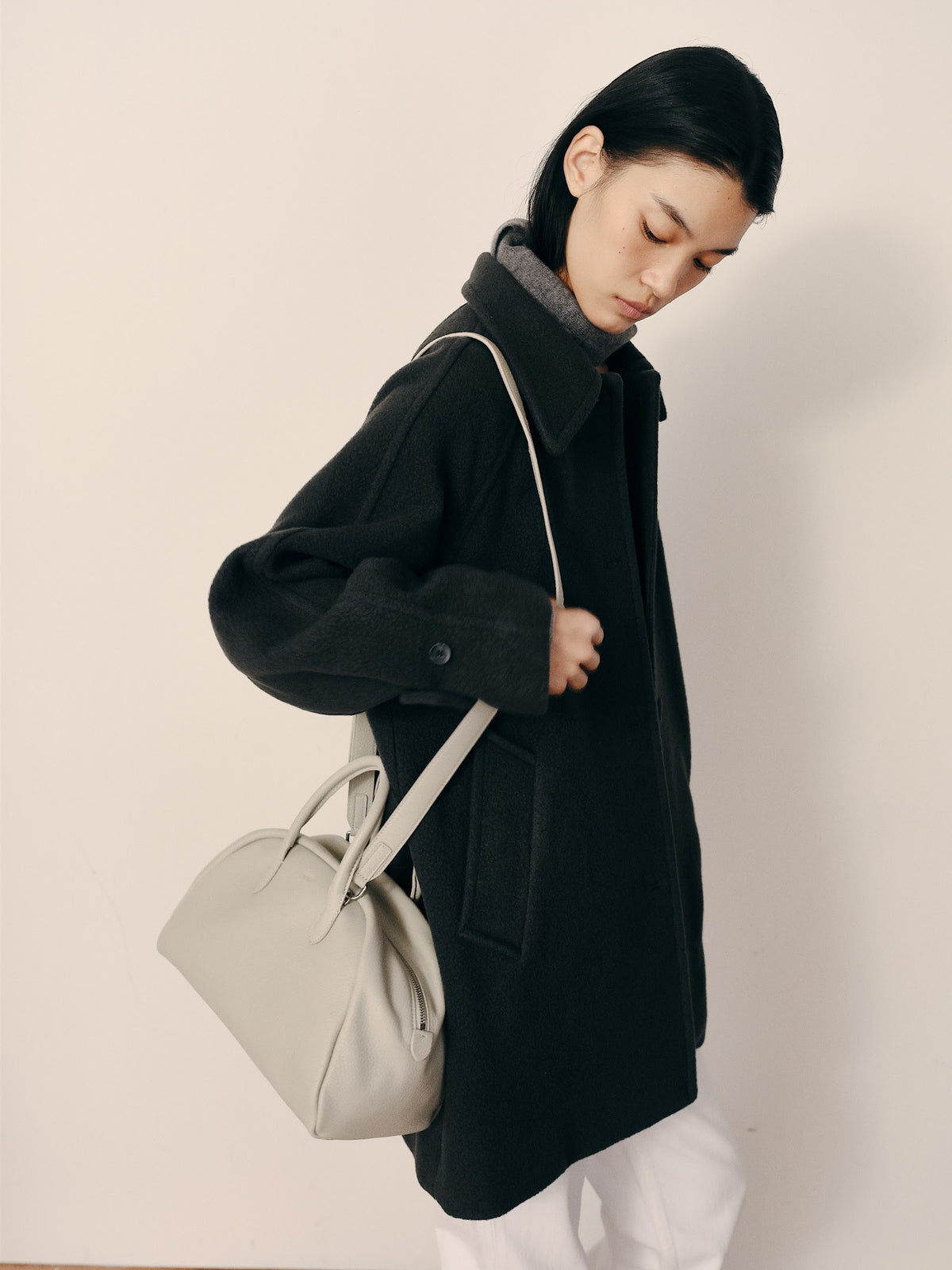 FADE BOSTON BAG (PORCELAIN WHITE) - Atelier de LUMEN