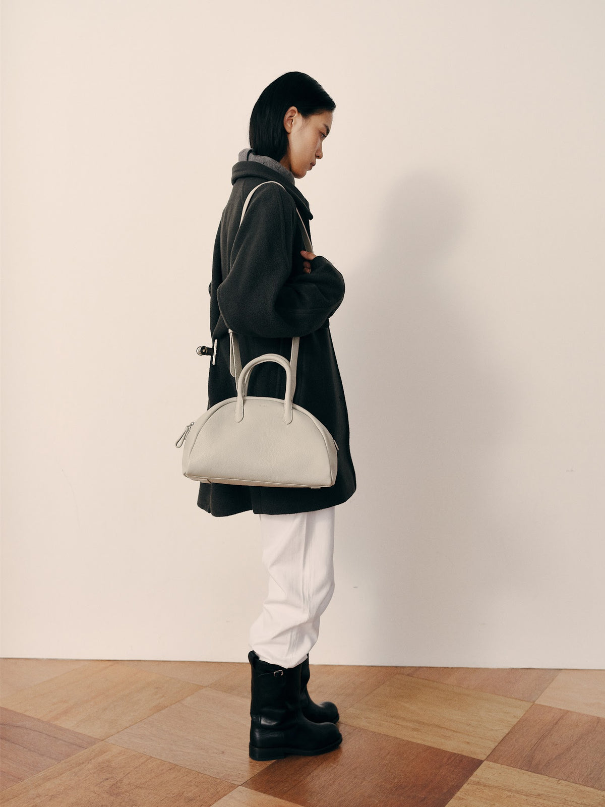 FADE BOSTON BAG (PORCELAIN WHITE) - Atelier de LUMEN