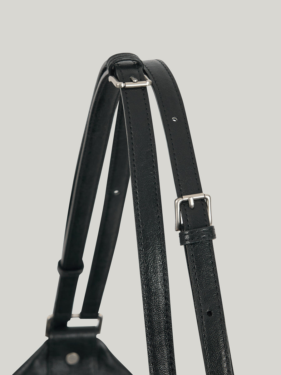 double-strap-shoulder-bag-soft_black-description-2