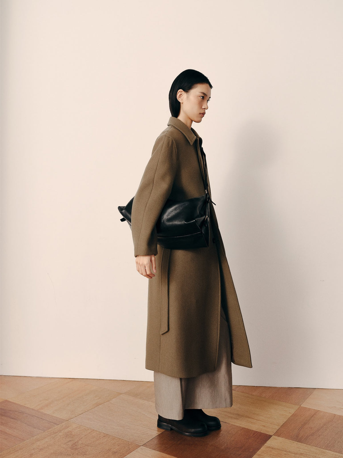DOUBLE STRAP BAG (SOFT BLACK) - Atelier de LUMEN