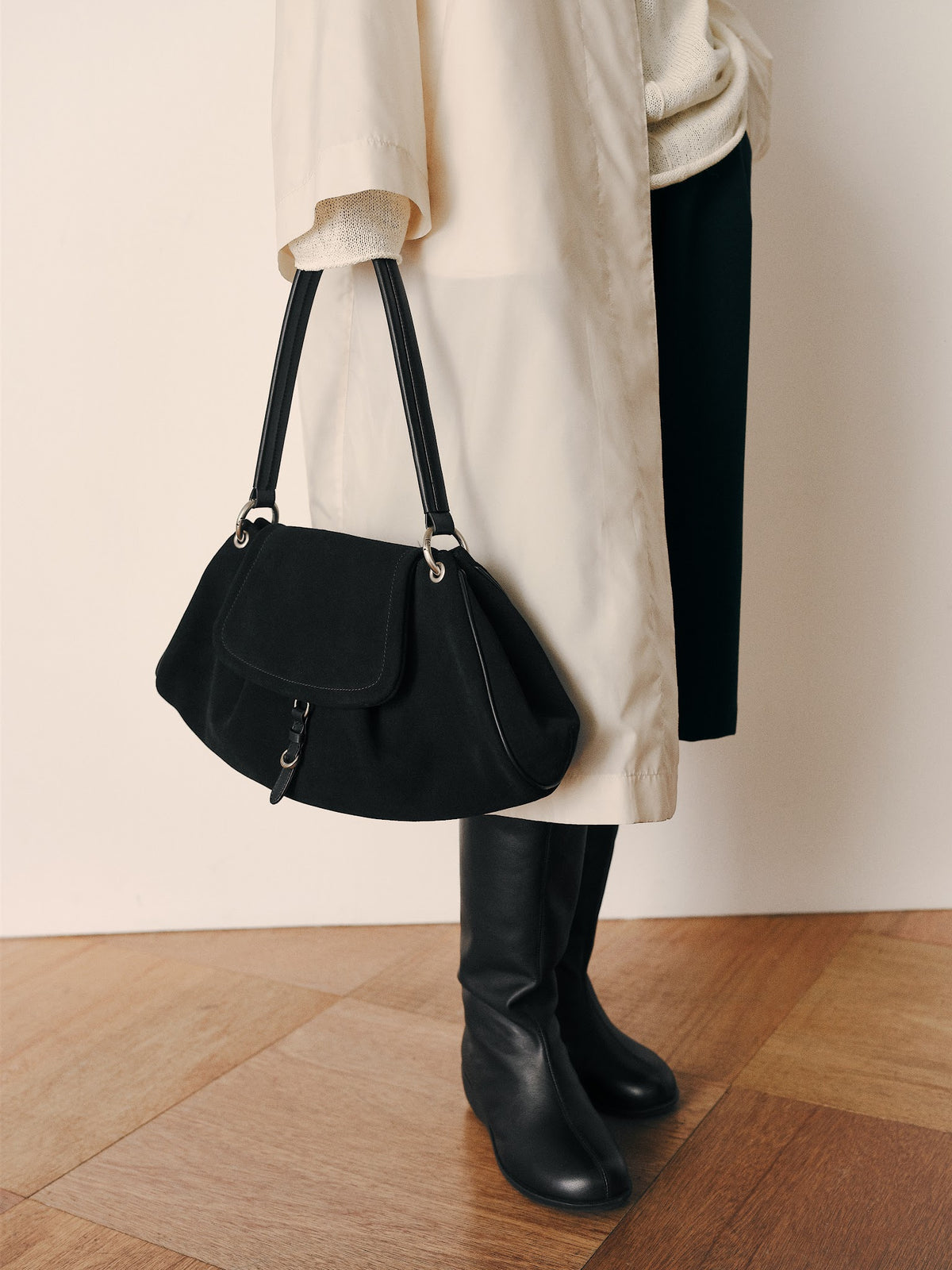 VERE FLAP BAG (SUEDE BLACK) - Atelier de LUMEN