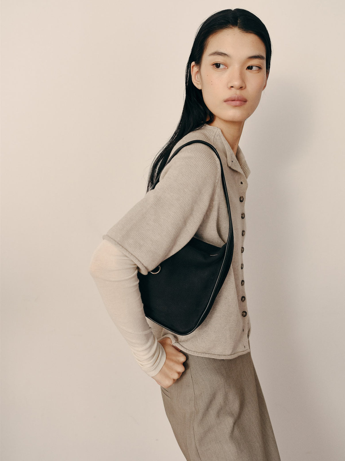 CUBE HOBO BAG (NUBUCK BLACK) - Atelier de LUMEN