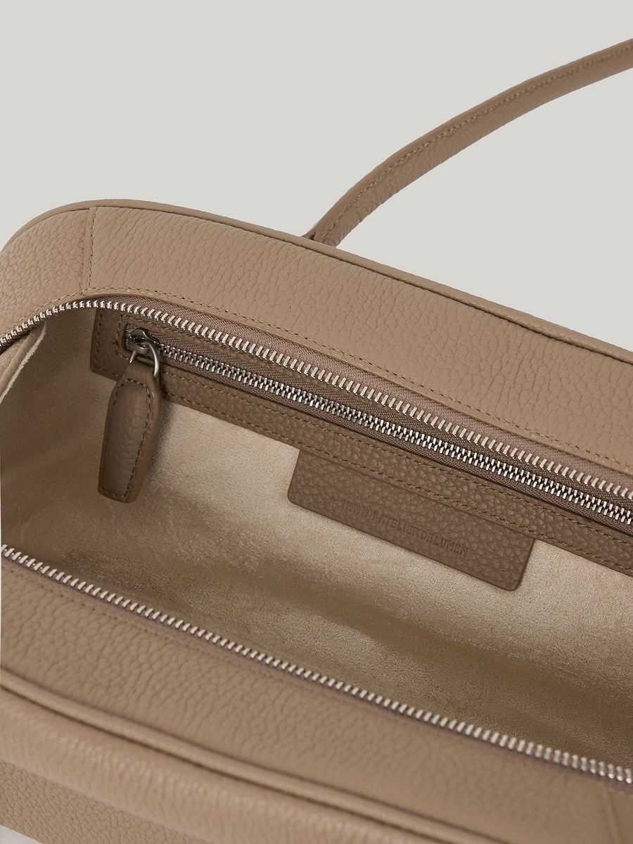 lumen-ihnn-boston-sm-bag-sandy-taupe-description-2