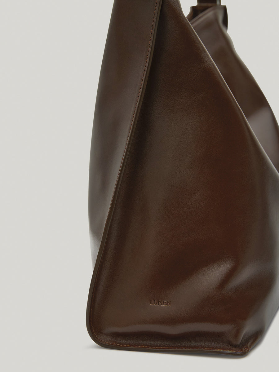 arete-bag-oak-brown-description-2