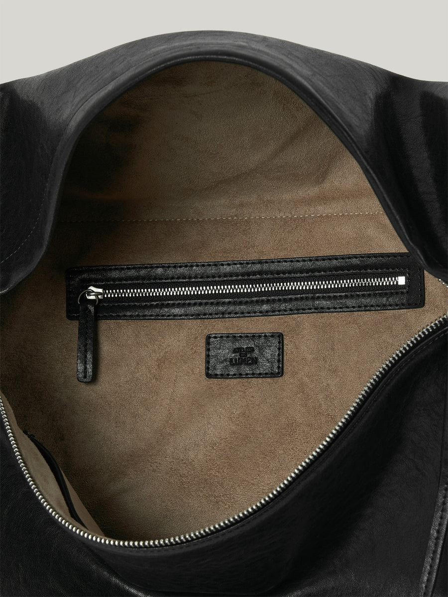 arc-crossbody-bag-soft-black-description-2