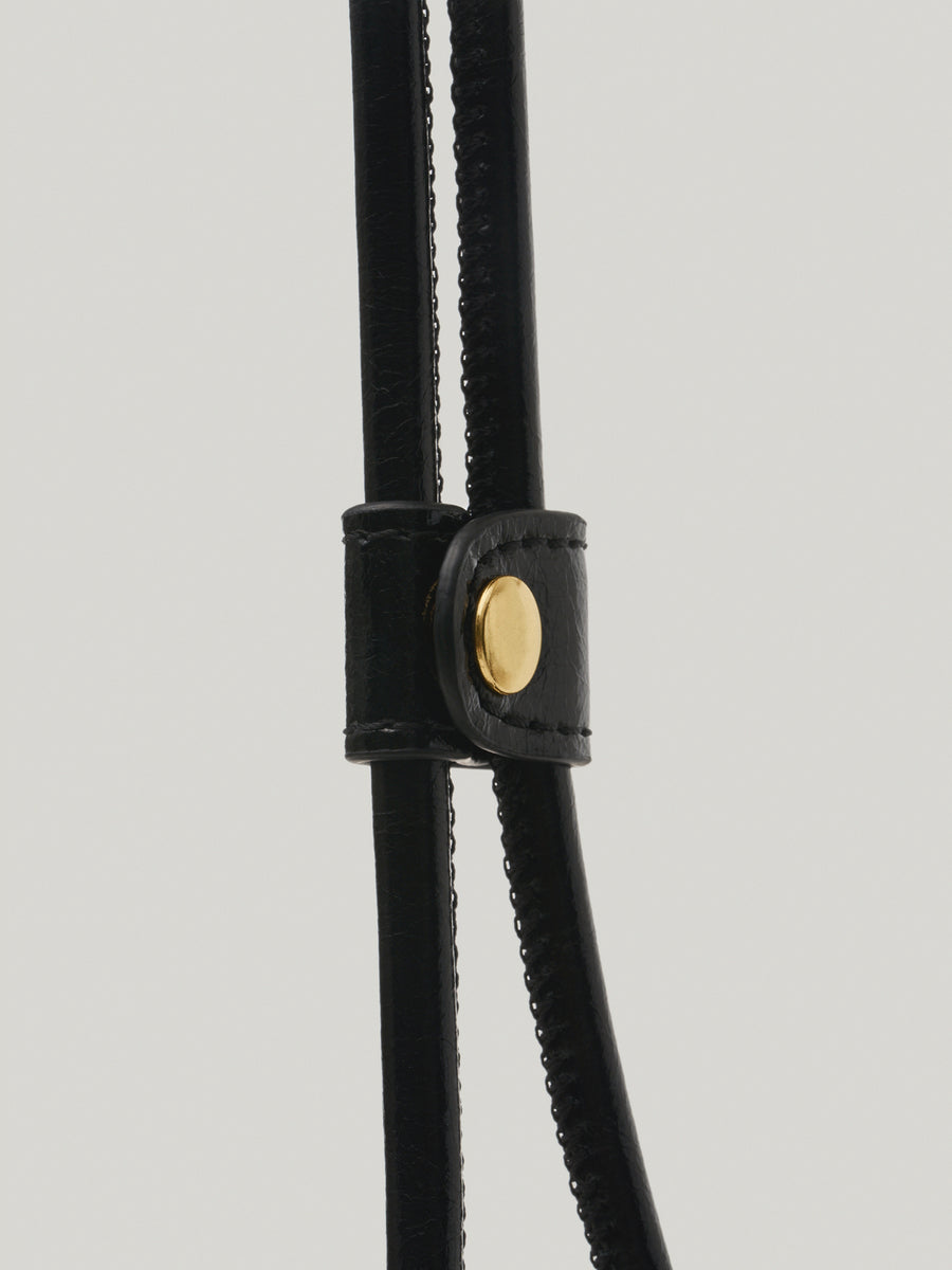 marron-bag-soft-black-description-2