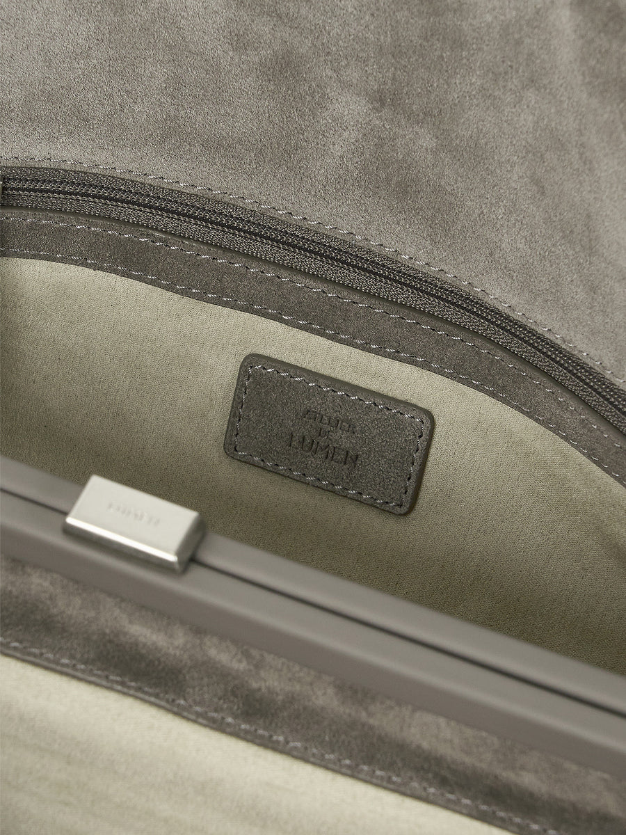 anneau-frame-bag-suede-grey-description-2