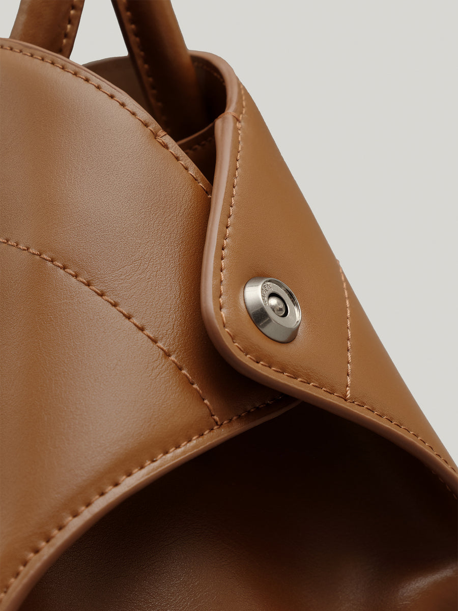 nadel-mini-bag-tawny-brown-description-1
