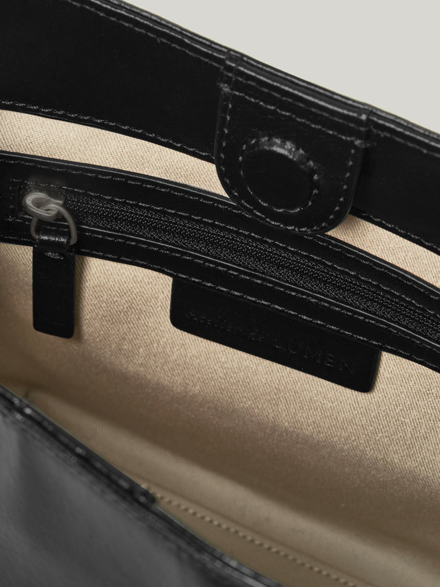marron-bag-soft-black-description-3