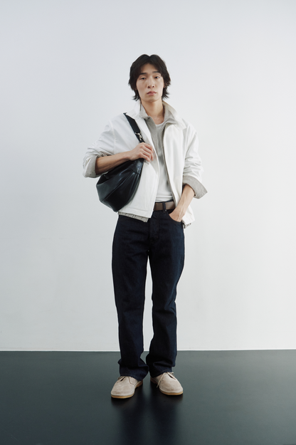 ARC CROSSBODY BAG (SOFT BLACK)
