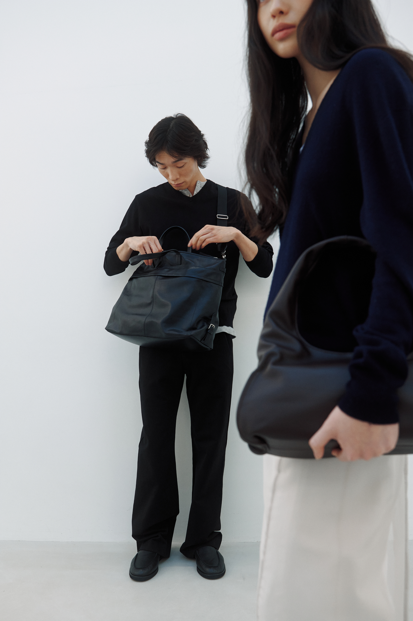 ARC TOTE BAG (SOFT BLACK)