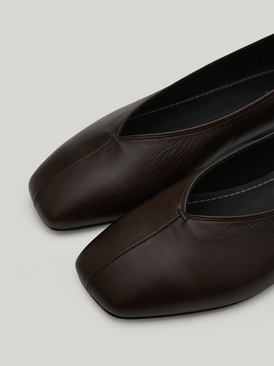 base-flat-shoes-organ-brown-description-1