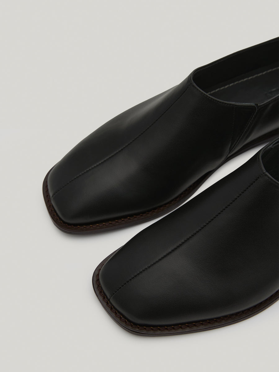 base-top-loafer-soft-black-description-1