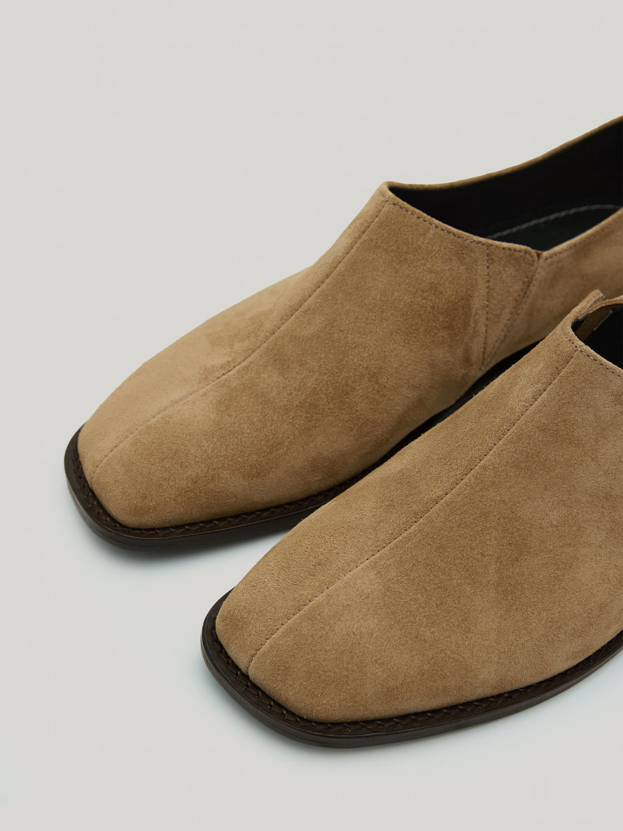base-top-loafer-suede-sand-description-1