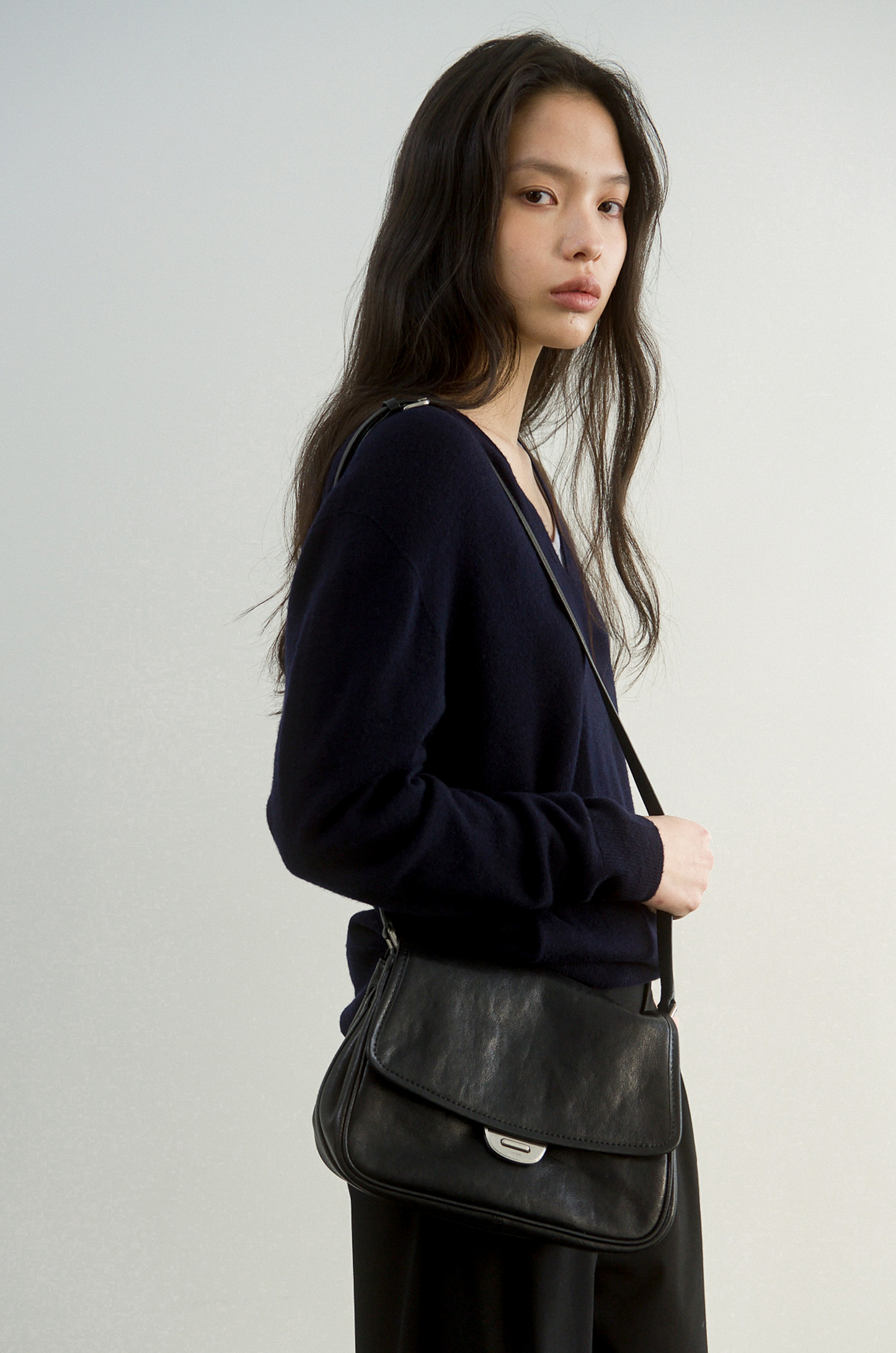 BLEP CROSSBODY BAG (SOFT BLACK)