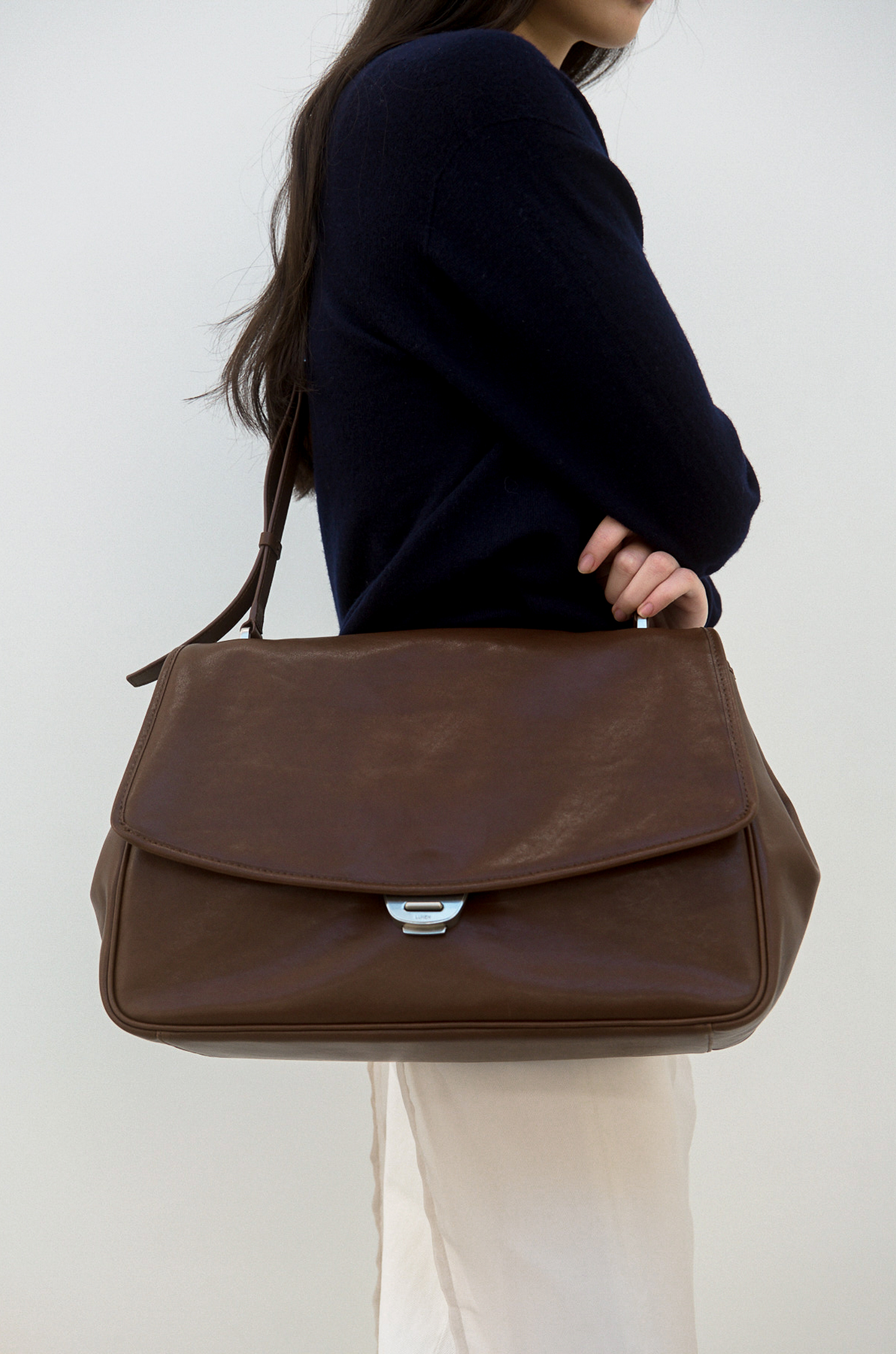 BLEP SHOULDER BAG (ORGAN BROWN)