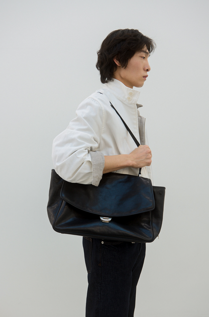 BLEP SHOULDER BAG (SOFT BLACK)