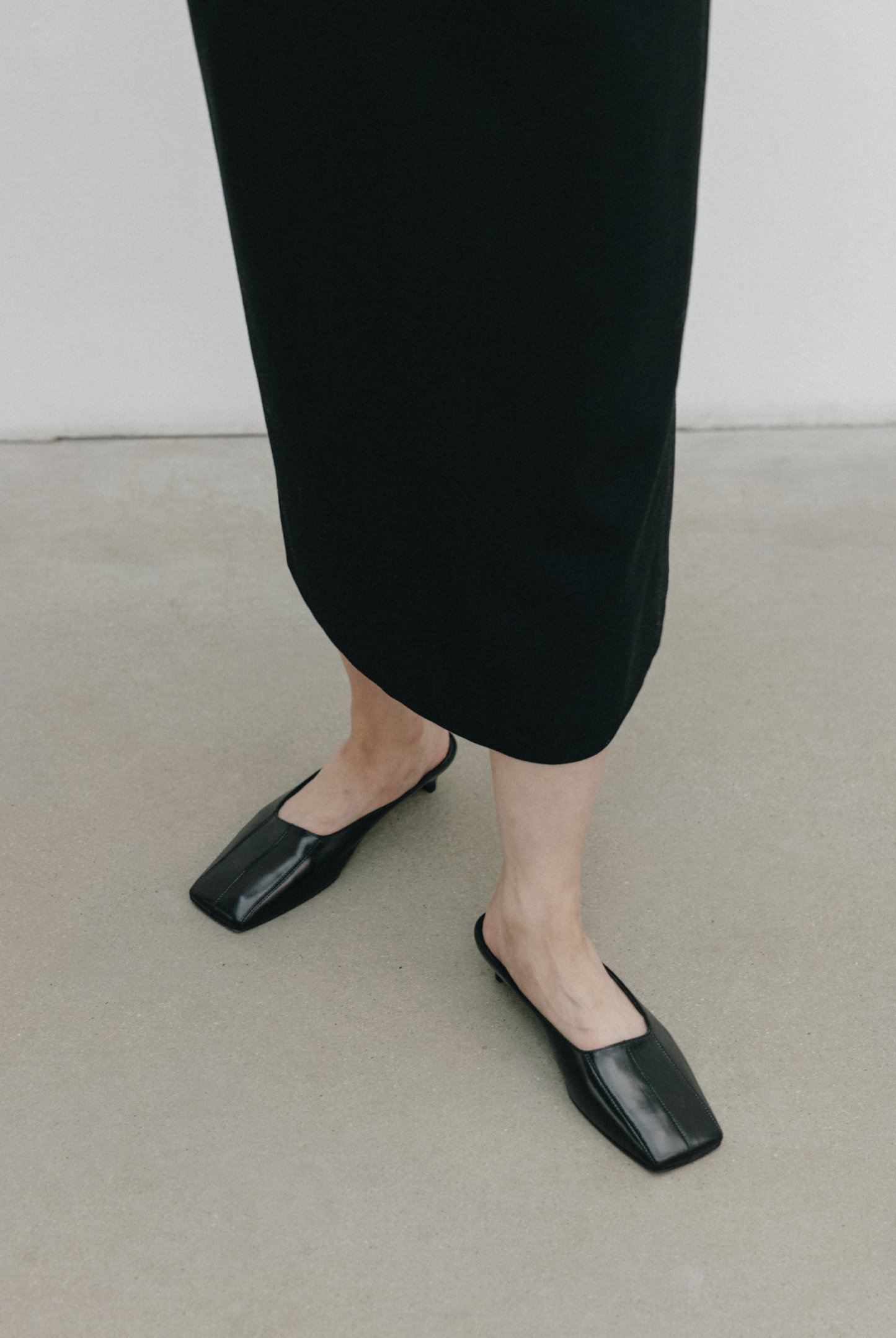 CLIVE SQUARE MULE (SOFT BLACK)