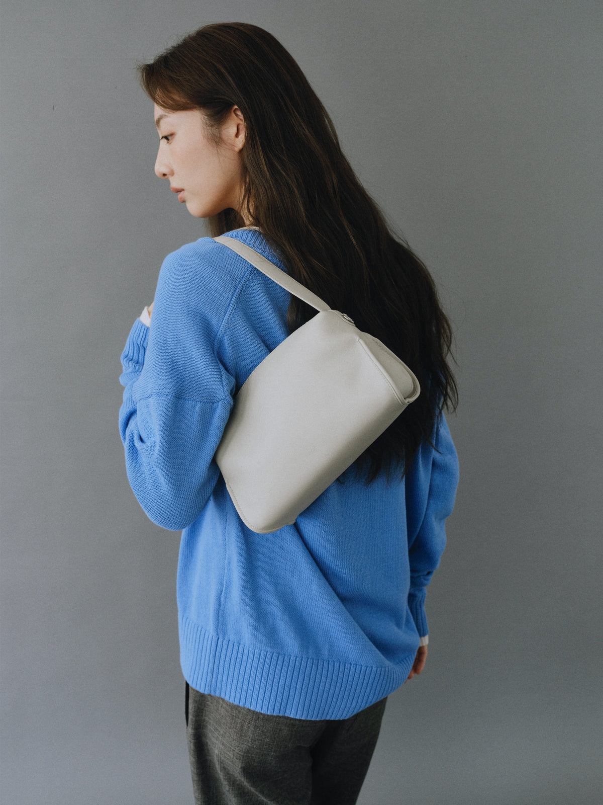 PILLOW TOTE BAG (PORCELAIN WHITE)