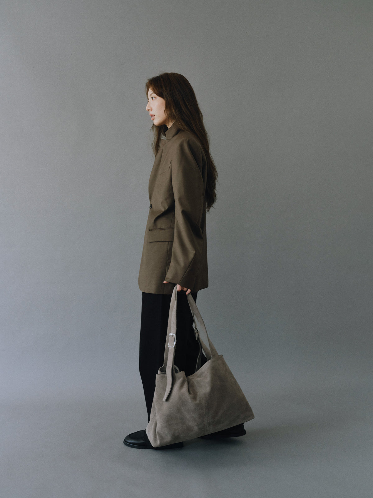 BRISE GRAND BAG (SUEDE GREY)