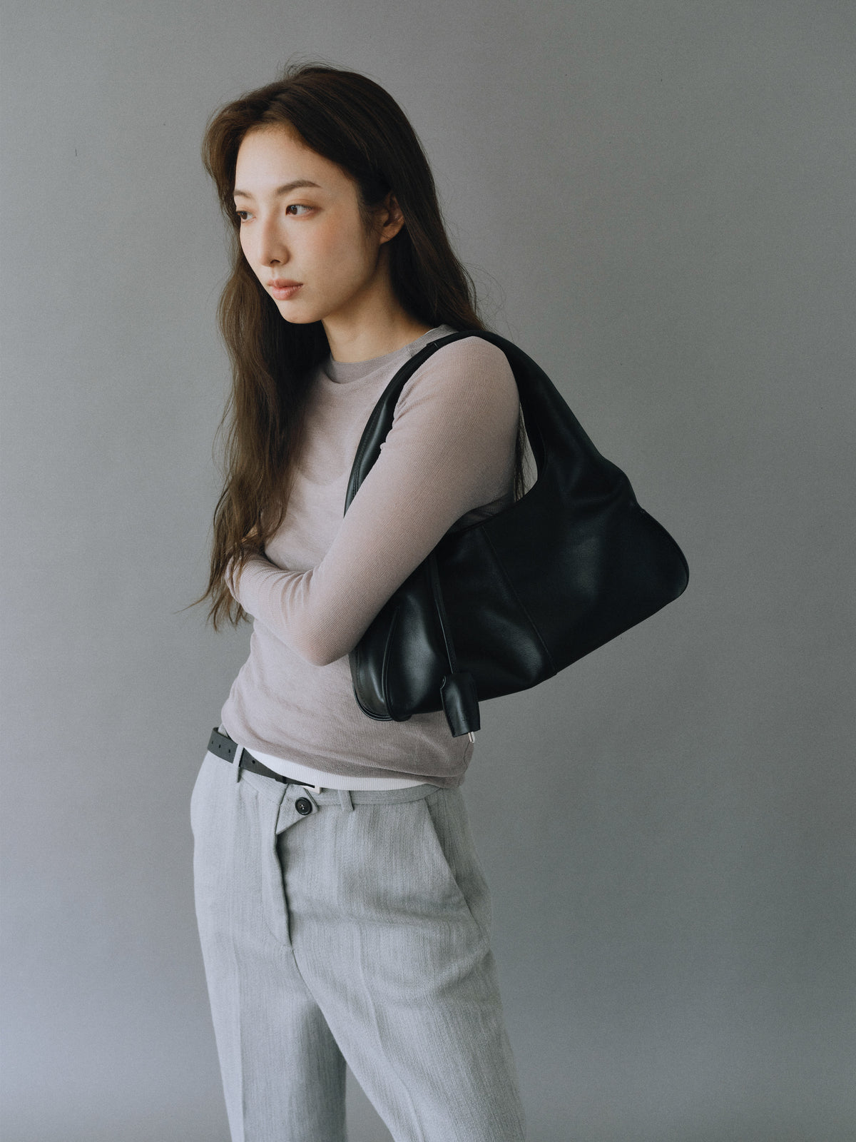 PILLOW HOBO BAG (SOFT BLACK)