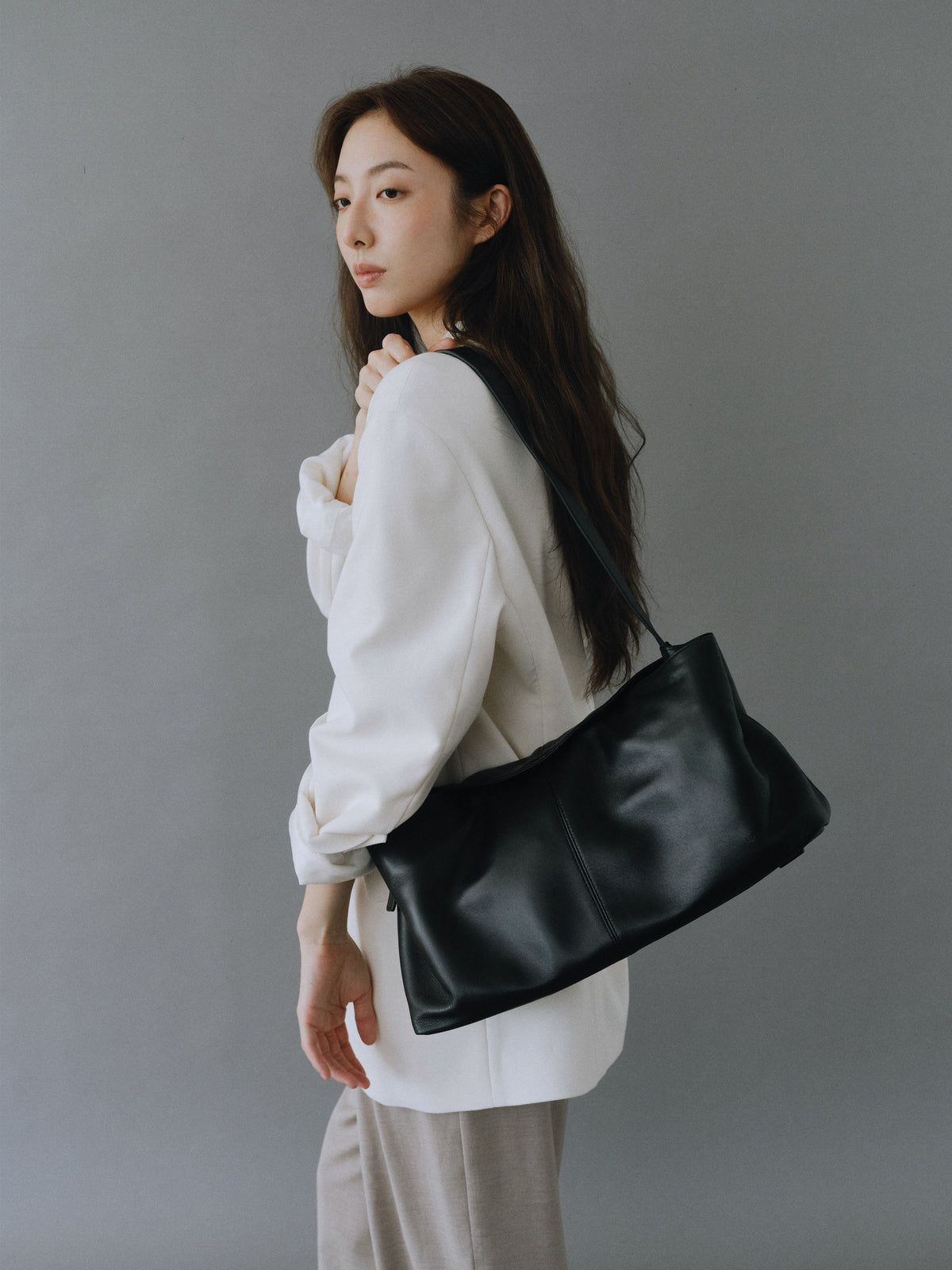 BRISE BAG (SOFT BLACK)