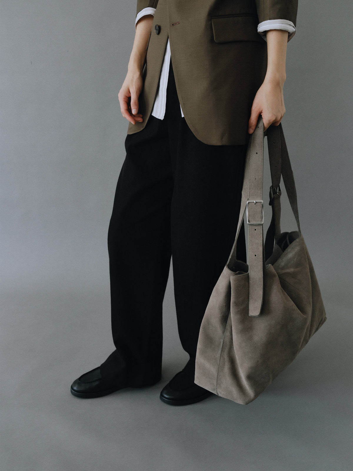 BRISE GRAND BAG (SUEDE GREY)