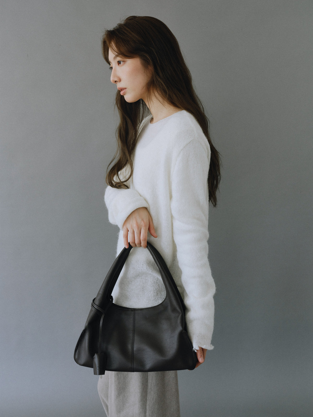 PILLOW HOBO BAG (ORGAN BROWN)