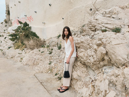 GRID MINI SLING BAG (SOFT BLACK)
