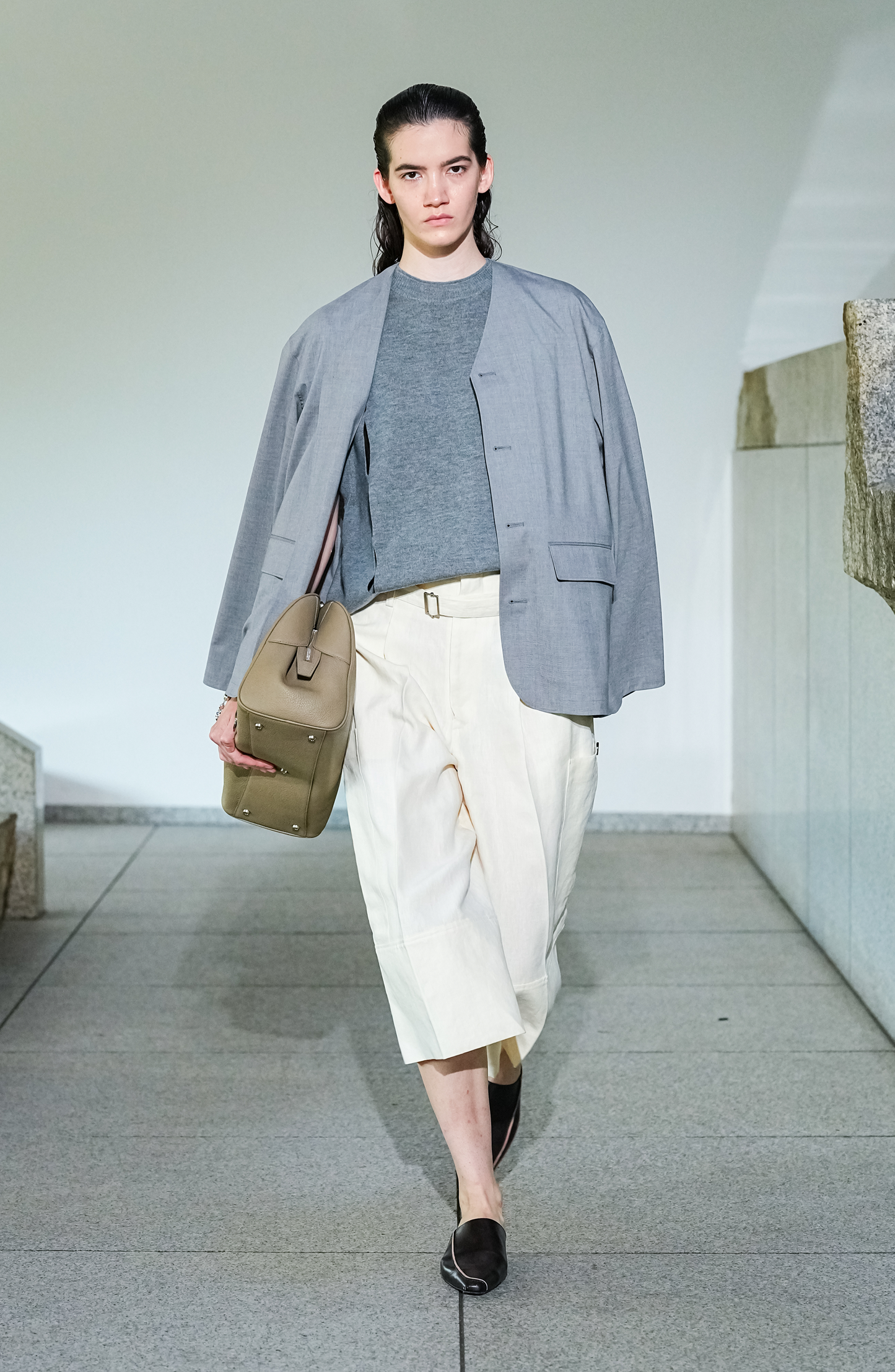 [LUMEN X IHNN] ASYMMETRIC EDGE MULES (SOFT BLACK)