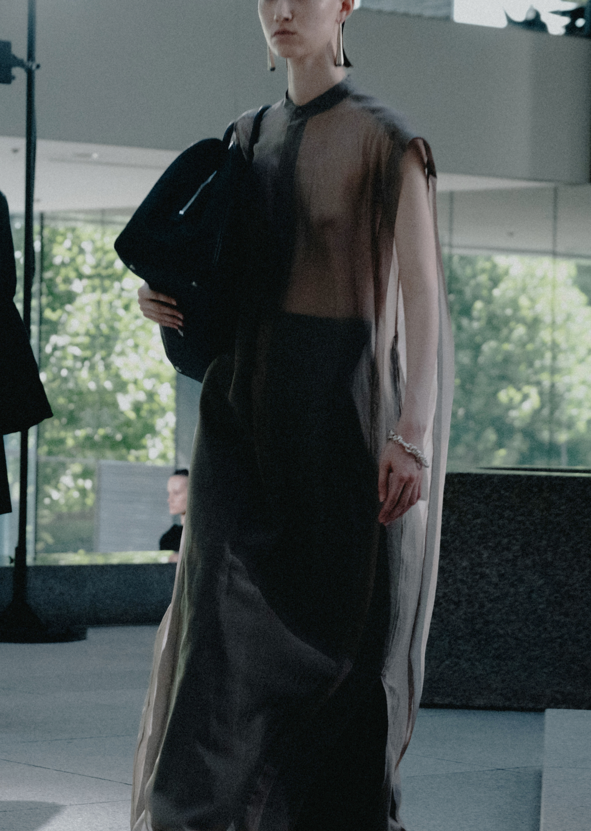 [LUMEN X IHNN] BOSTON LARGE BAG (SANDY TAUPE) - Atelier de LUMEN