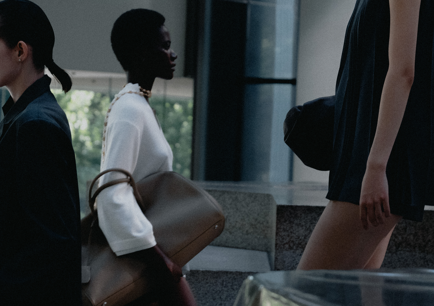 [LUMEN X IHNN] BOSTON XL BAG (SANDY TAUPE)